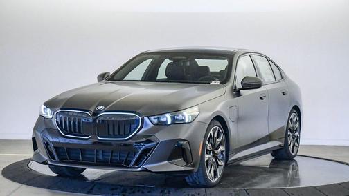 Frozen Deep Grey 2026 BMW 550e xDrive