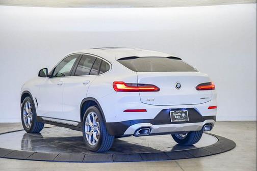 2023 BMW X4 xDrive30i