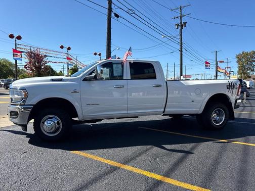 2022 RAM 3500 Tradesman Crew Cab 4WD DRW