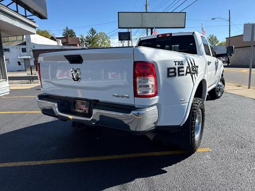 2022 RAM 3500 Tradesman Crew Cab 4WD DRW