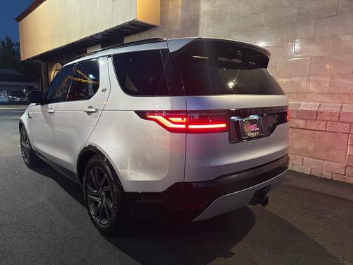 2021 Land Rover Discovery R-Dynamic S