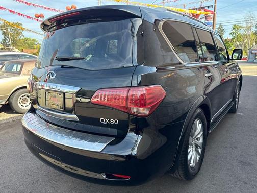2016 INFINITI QX80 Base