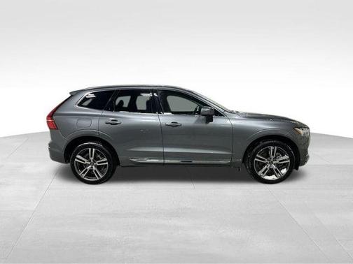 Gray Metallic 2021 Volvo XC60 Recharge Plug-In Hybrid T8 Inscription Expression