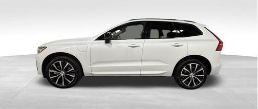 2023 Volvo XC60 Recharge Plug-In Hybrid T8 Ultimate Dark Theme