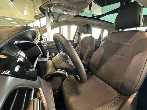 2025 Volkswagen Taos 1.5T SE Black