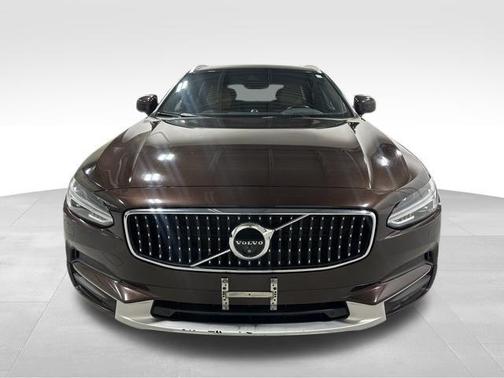 2017 Volvo V90 Cross Country T6