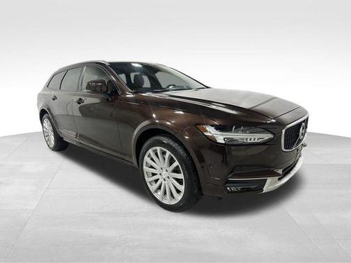 2017 Volvo V90 Cross Country T6