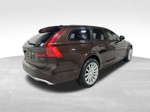 2017 Volvo V90 Cross Country T6
