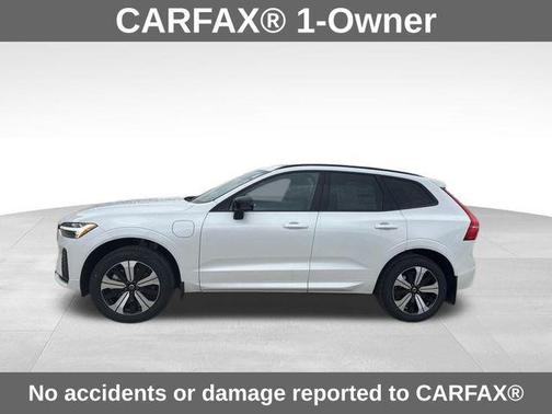 Crystal White Metallic 2025 Volvo XC60 Plug-In Hybrid T8 Core