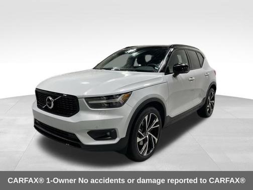 2022 Volvo XC40 T5 R-Design