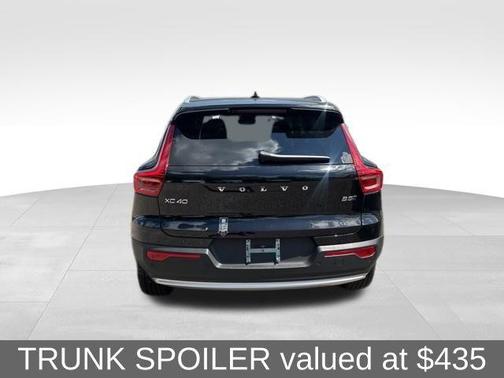 2024 Volvo XC40 B5 Plus Bright Theme