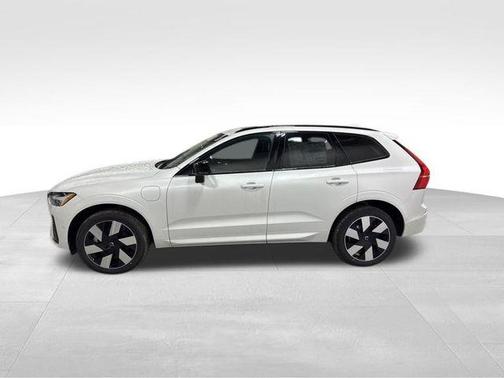 2025 Volvo XC60 Plug-In Hybrid T8 Plus