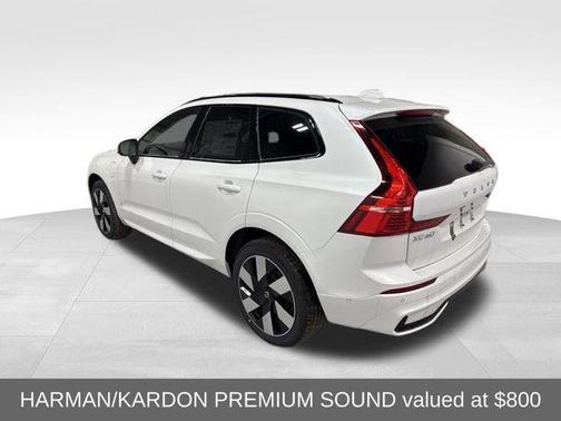 2025 Volvo XC60 Plug-In Hybrid T8 Plus
