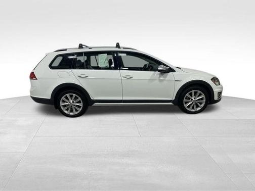 2017 Volkswagen Golf Alltrack TSI SE
