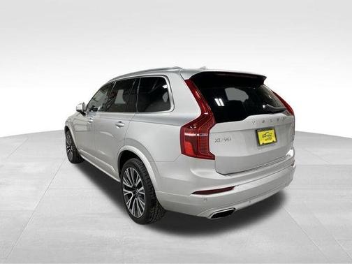2021 Volvo XC90 T6 Momentum 7 Passenger
