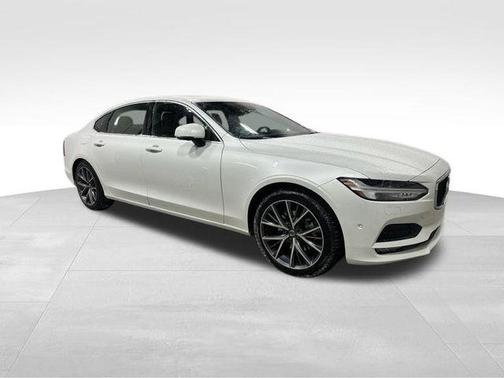 2018 Volvo S90 T5 Momentum