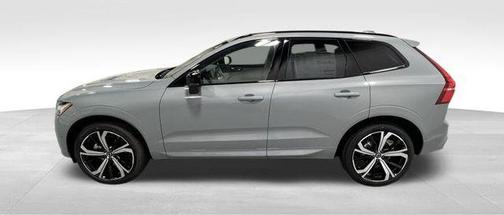 2025 Volvo XC60 B5 Ultra