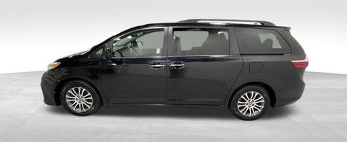 2018 Toyota Sienna XLE