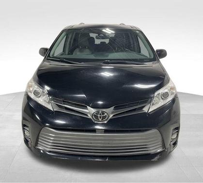 2018 Toyota Sienna XLE