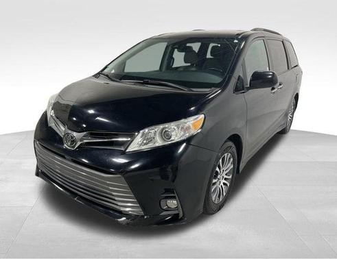 2018 Toyota Sienna XLE