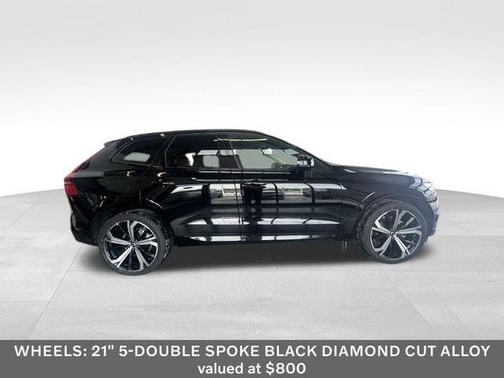 2023 Volvo XC60 B5 Ultimate Dark Theme