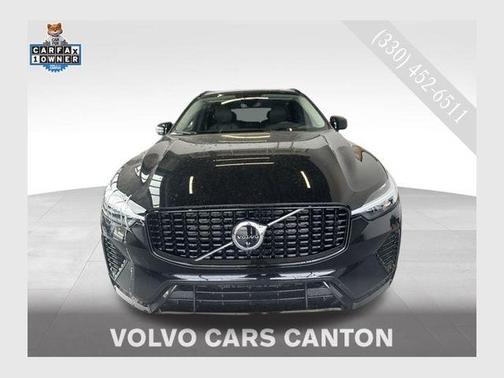 2023 Volvo XC60 B5 Ultimate Dark Theme