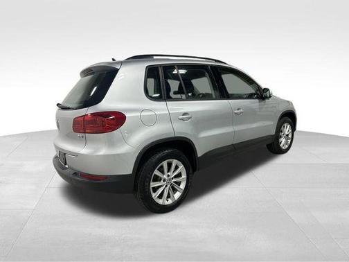 Reflex Silver Metallic 2017 Volkswagen Tiguan Limited 2.0T