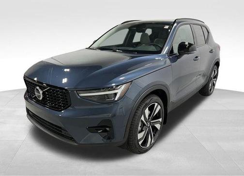 2026 Volvo XC40 B5 Ultra
