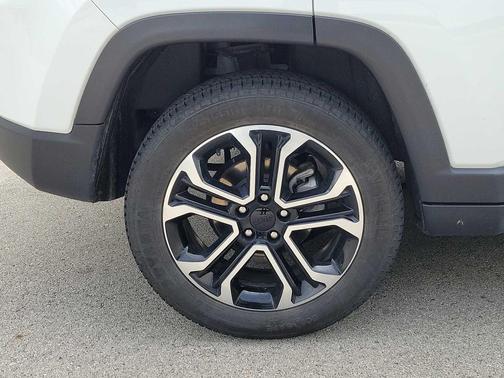 Bright White Clearcoat 2024 Jeep Compass Limited