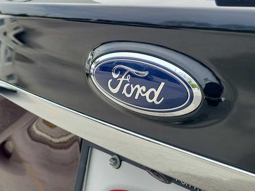 Burgundy Velvet Metallic Tinted Clearcoat 2020 Ford Edge Titanium