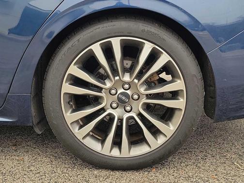 2017 Lincoln Continental Select