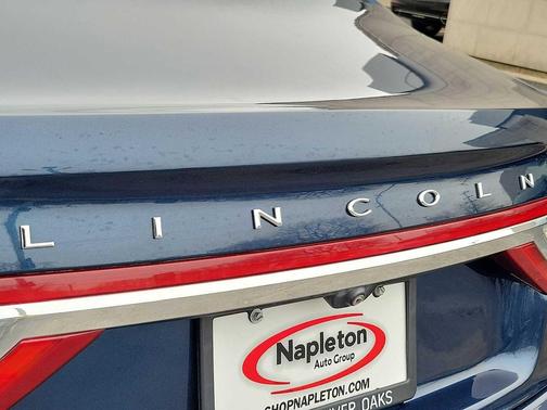 2017 Lincoln Continental Select