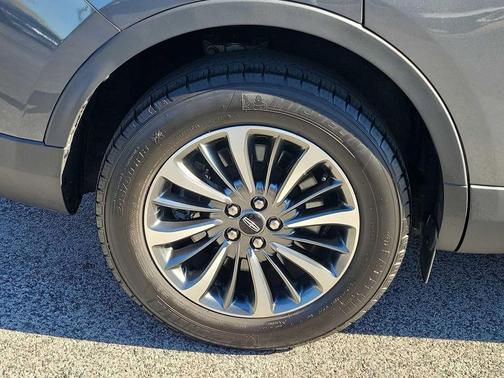 2022 Lincoln Nautilus Standard