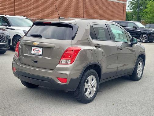 Stone Gray Metallic 2021 Chevrolet Trax LS