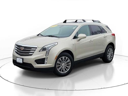 Silver Coast Metallic 2017 Cadillac XT5 Luxury