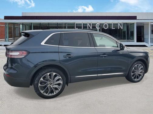 2022 Lincoln Nautilus Reserve