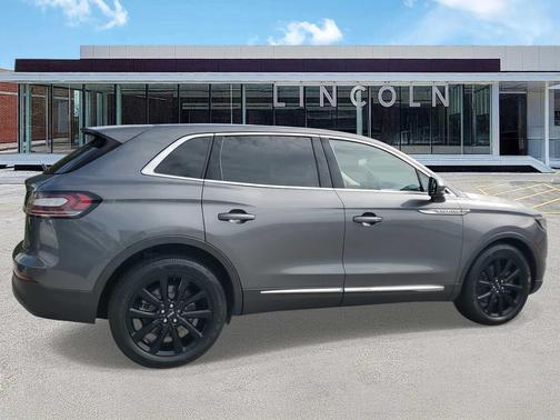 2021 Lincoln Nautilus Reserve