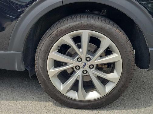 Agate Black Metallic 2023 Ford Explorer Platinum