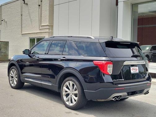 Agate Black Metallic 2023 Ford Explorer Platinum