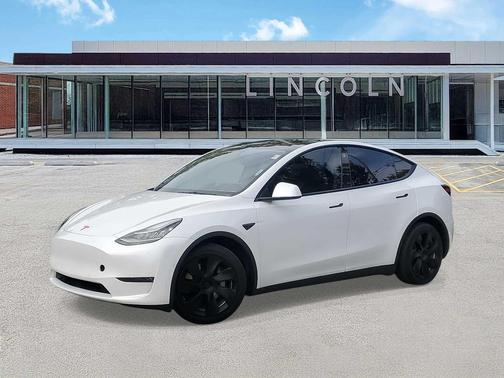 2022 Tesla Model Y Long Range Dual Motor All-Wheel Drive