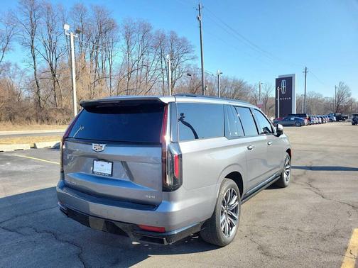 2022 Cadillac Escalade ESV Sport Platinum