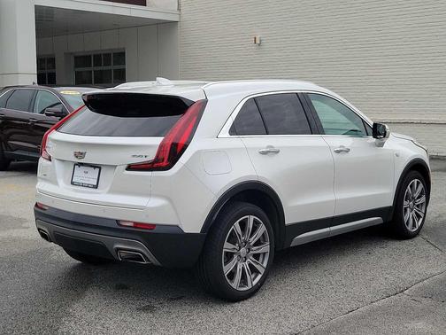 Crystal White Tricoat 2023 Cadillac XT4 Premium Luxury