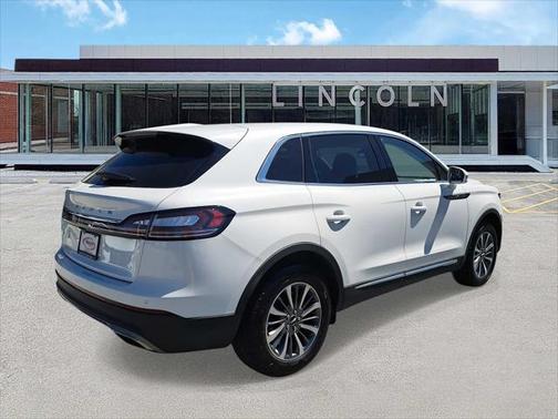 2022 Lincoln Nautilus Standard