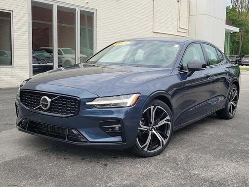 Denim Blue Metallic 2024 Volvo S60 B5 Plus Dark Theme