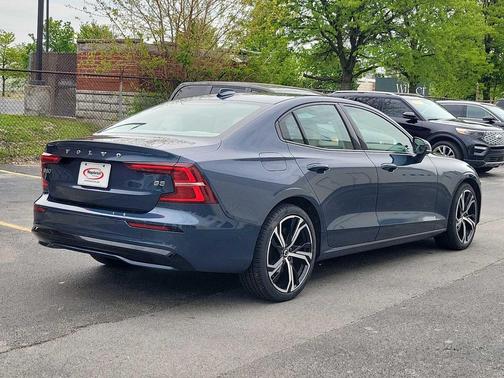 Denim Blue Metallic 2024 Volvo S60 B5 Plus Dark Theme