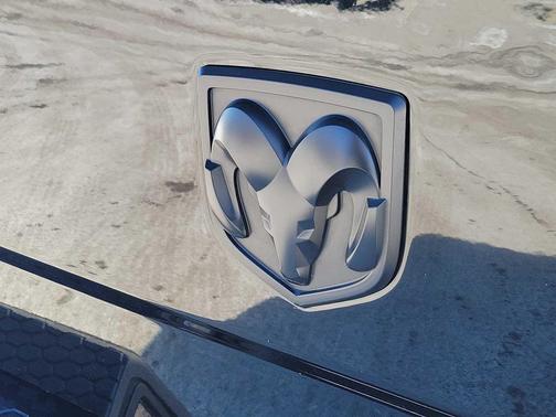 2024 RAM 1500 Classic Warlock Crew Cab 4x4 5'7' Box