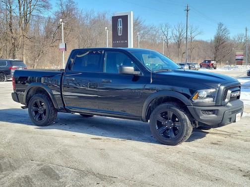 2024 RAM 1500 Classic Warlock Crew Cab 4x4 5'7' Box