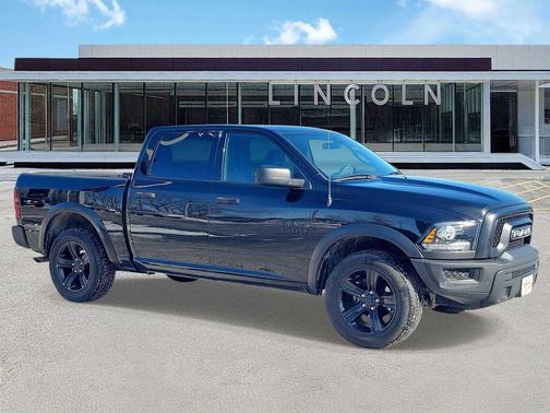 2024 RAM 1500 Classic Warlock Crew Cab 4x4 5'7' Box