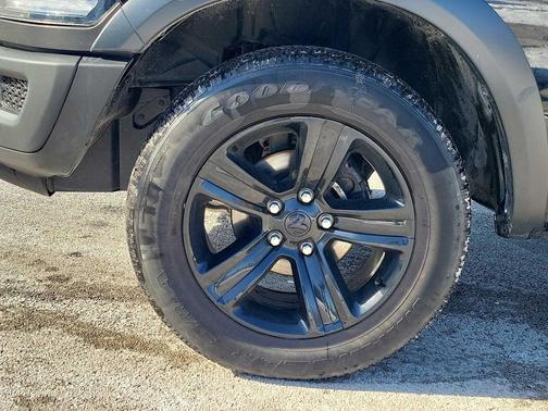 2024 RAM 1500 Classic Warlock Crew Cab 4x4 5'7' Box