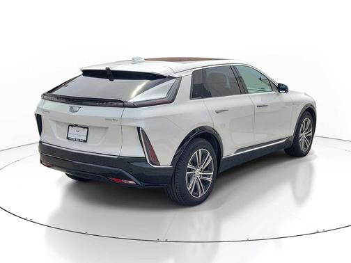 Crystal White Tricoat 2024 Cadillac LYRIQ Luxury